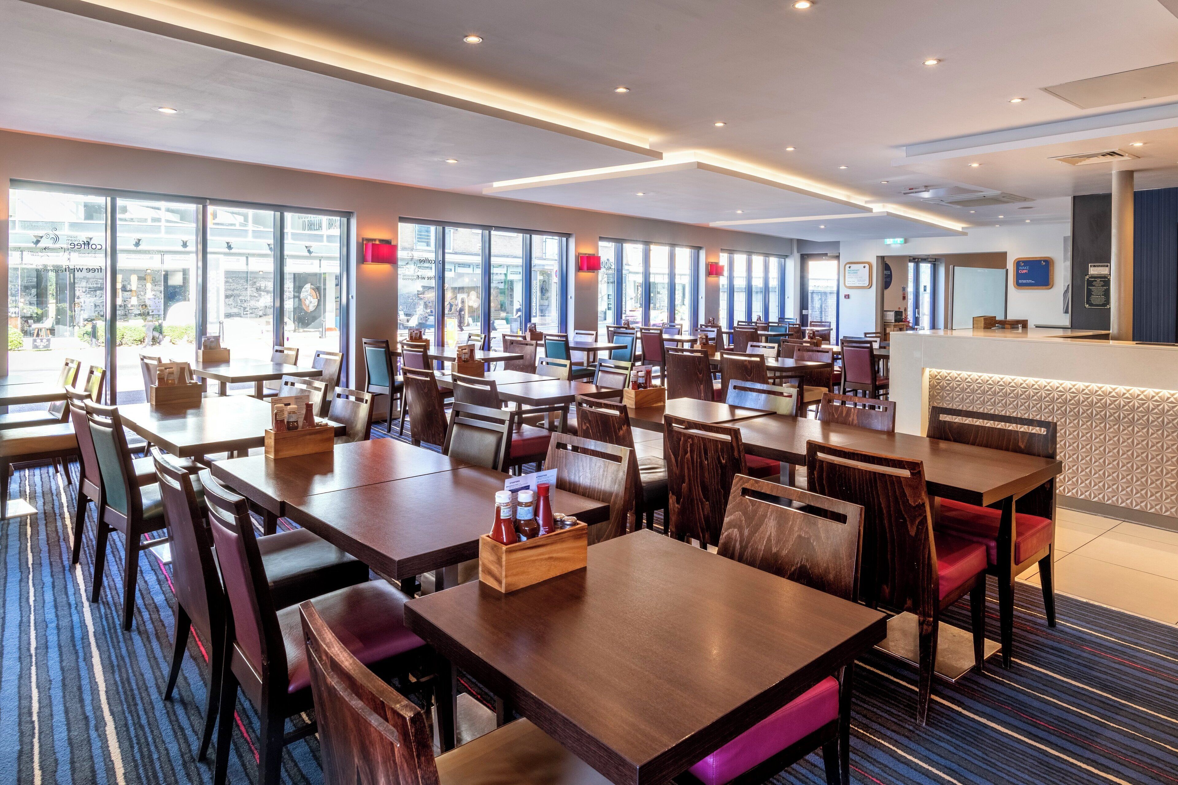 Photo - Holiday Inn Express London - Wandsworth by IHG