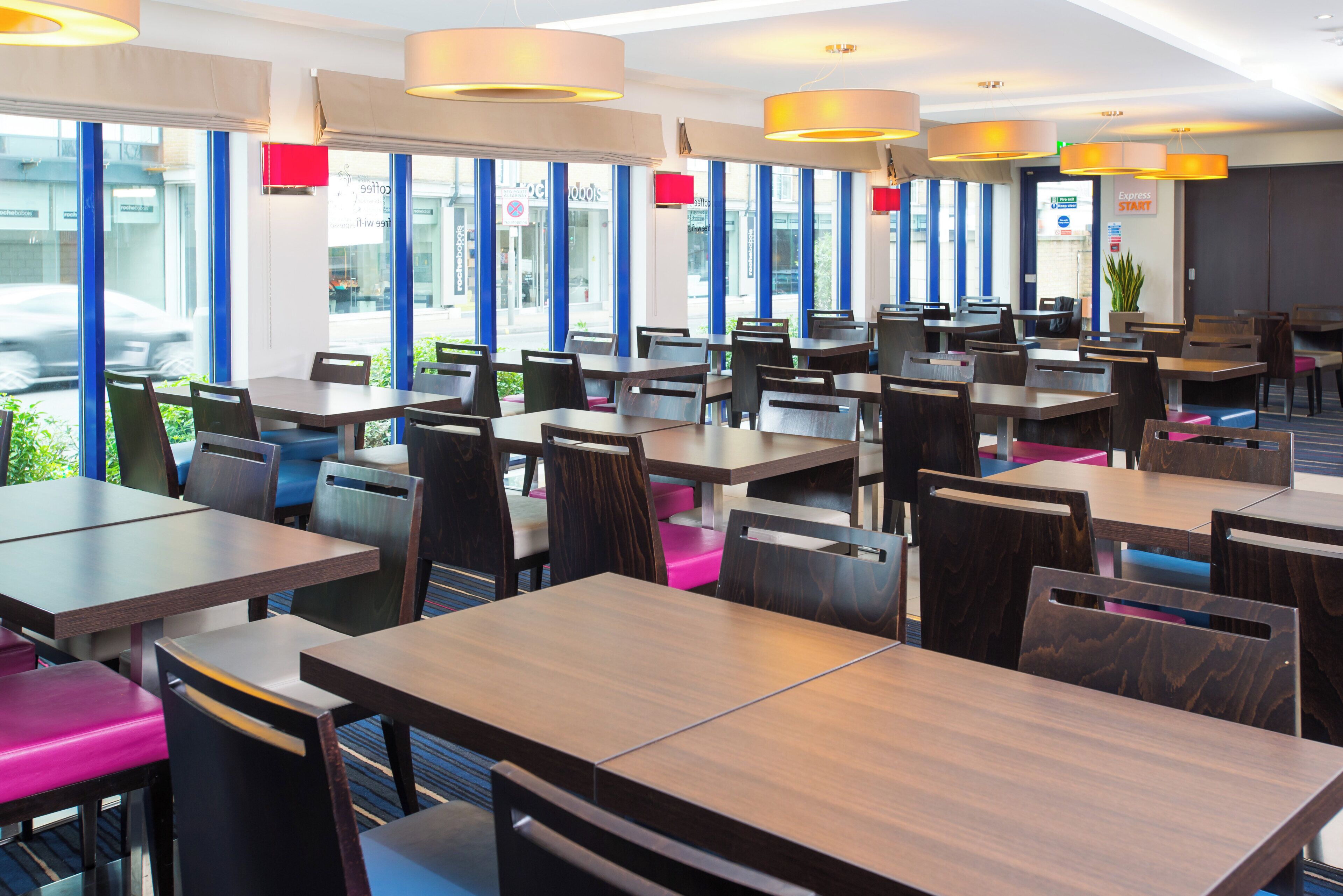 Photo - Holiday Inn Express London Wandsworth by IHG