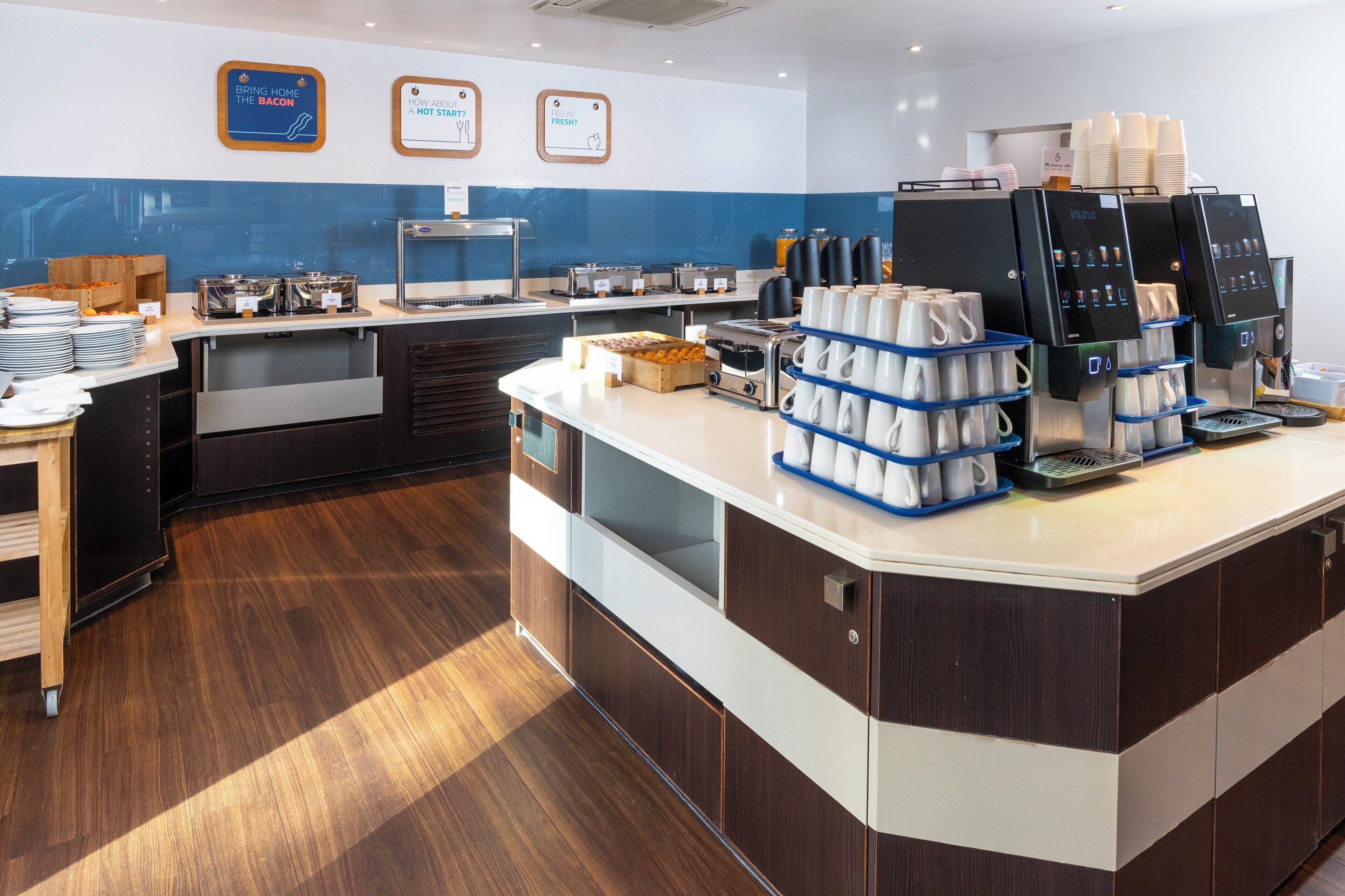 Photo - Holiday Inn Express London Wandsworth by IHG