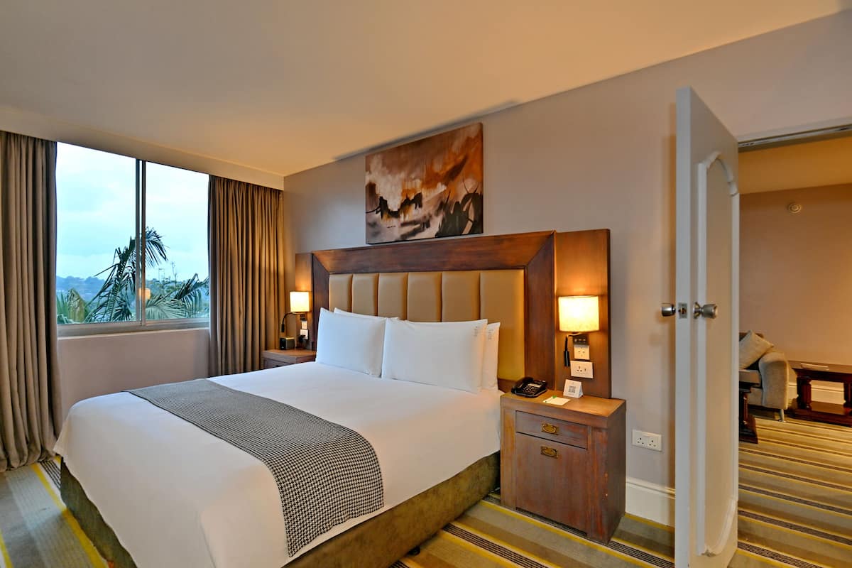 Suite, 1 King Bed, Mountain View | Premium bedding, down comforters, memory foam beds, minibar