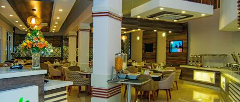 Daily buffet breakfast for a fee