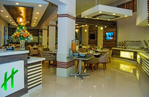 Daily buffet breakfast for a fee