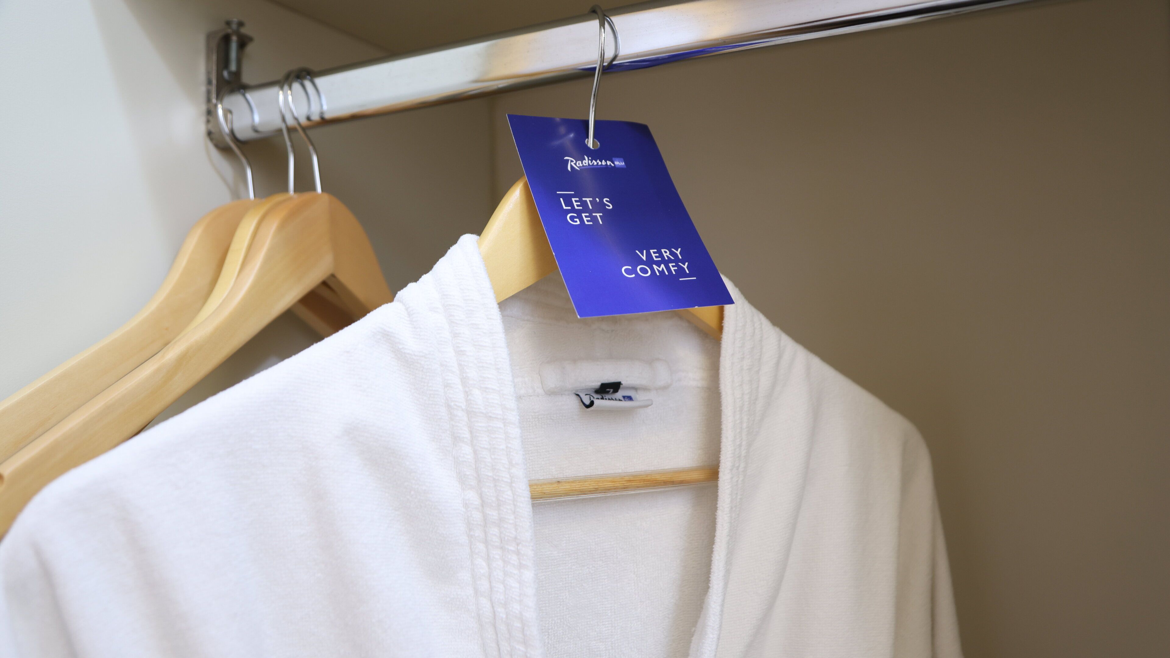 shower, rainfall showerhead, free toiletries, hair dryer