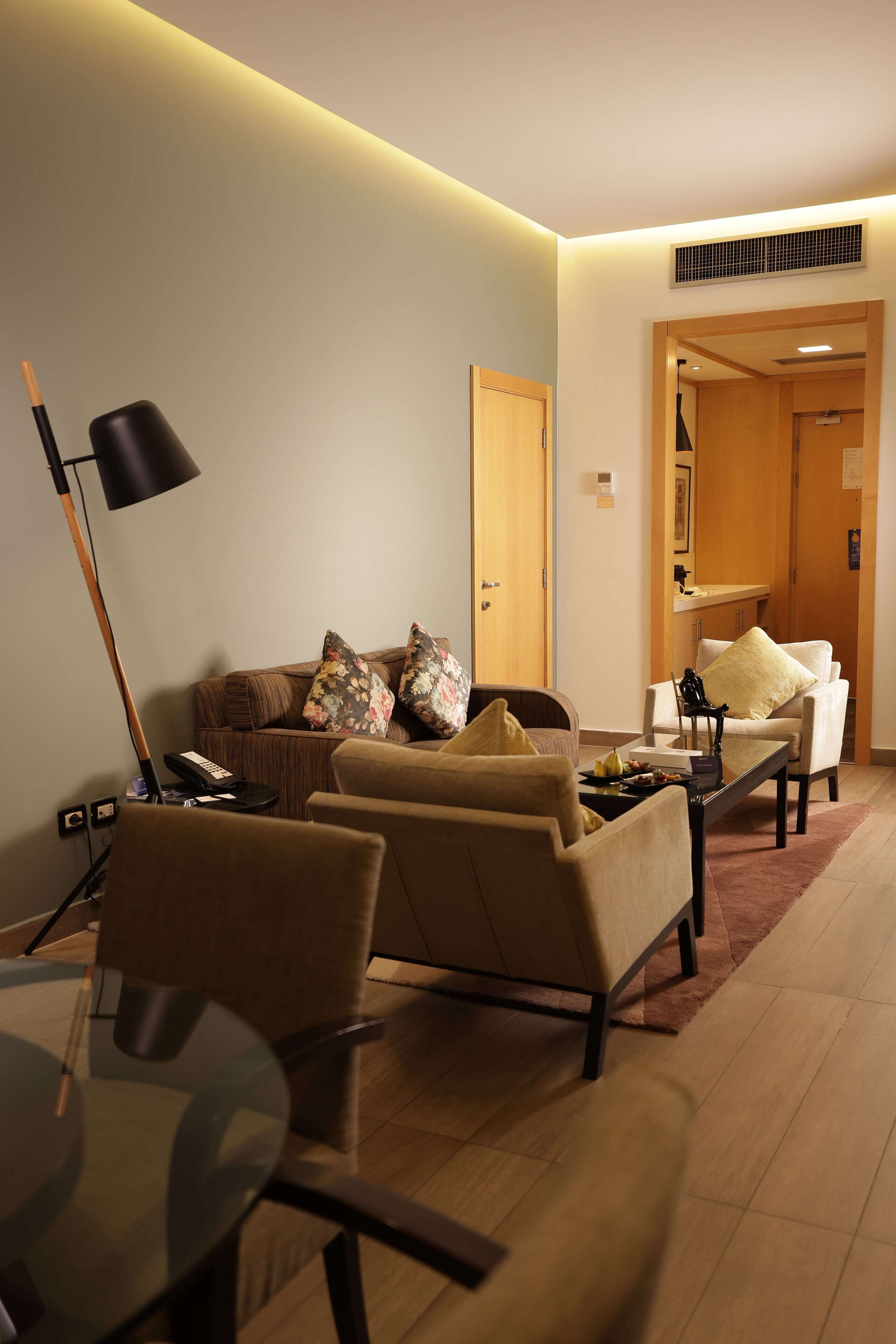 40-inch tv with satellite channels, offices