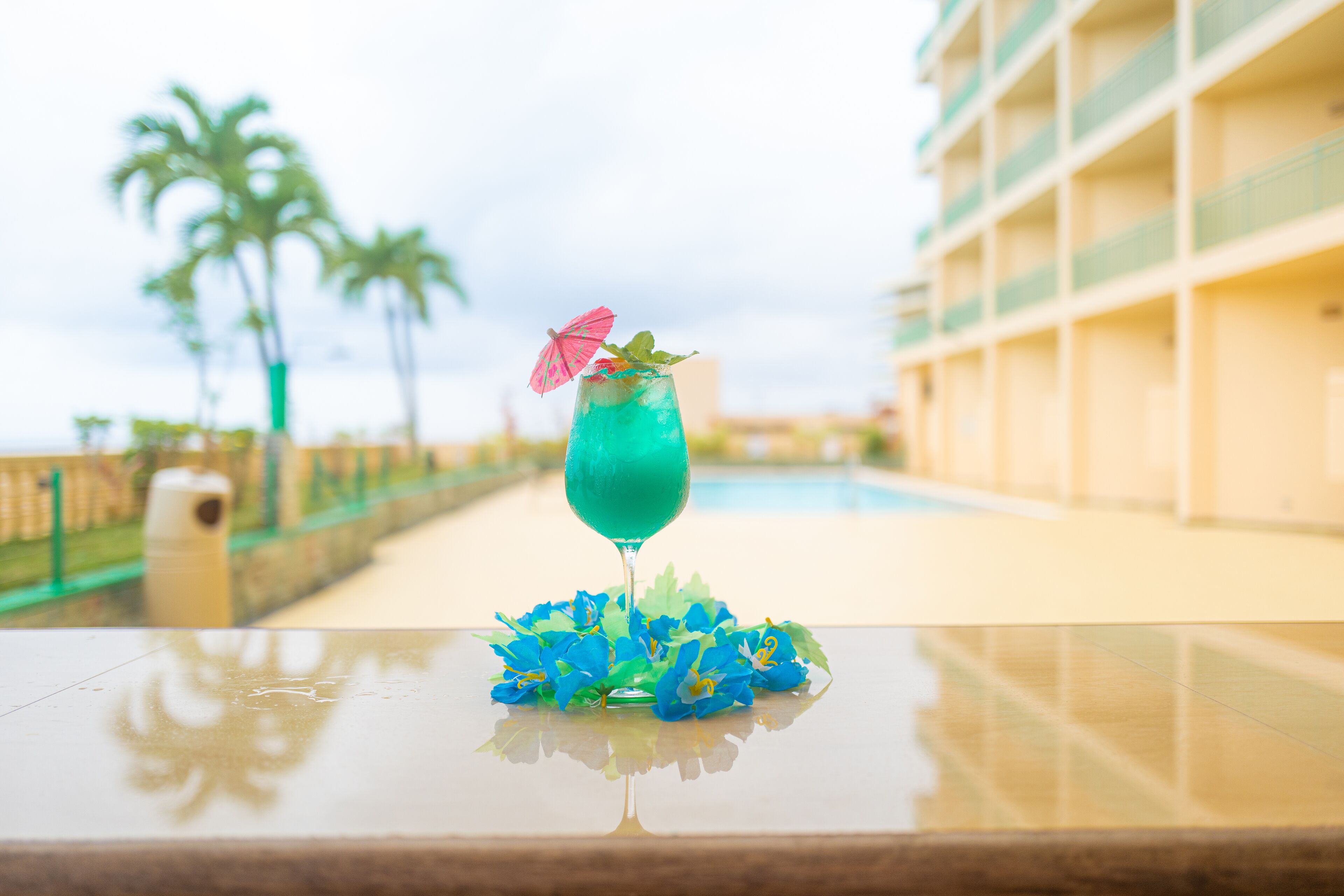 Poolside bar