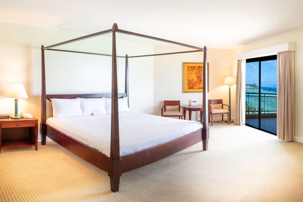 King Ocean View | In-room safe, blackout drapes, iron/ironing board, free WiFi