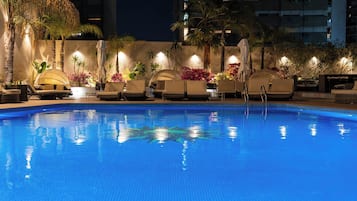 Outdoor pool, sun loungers