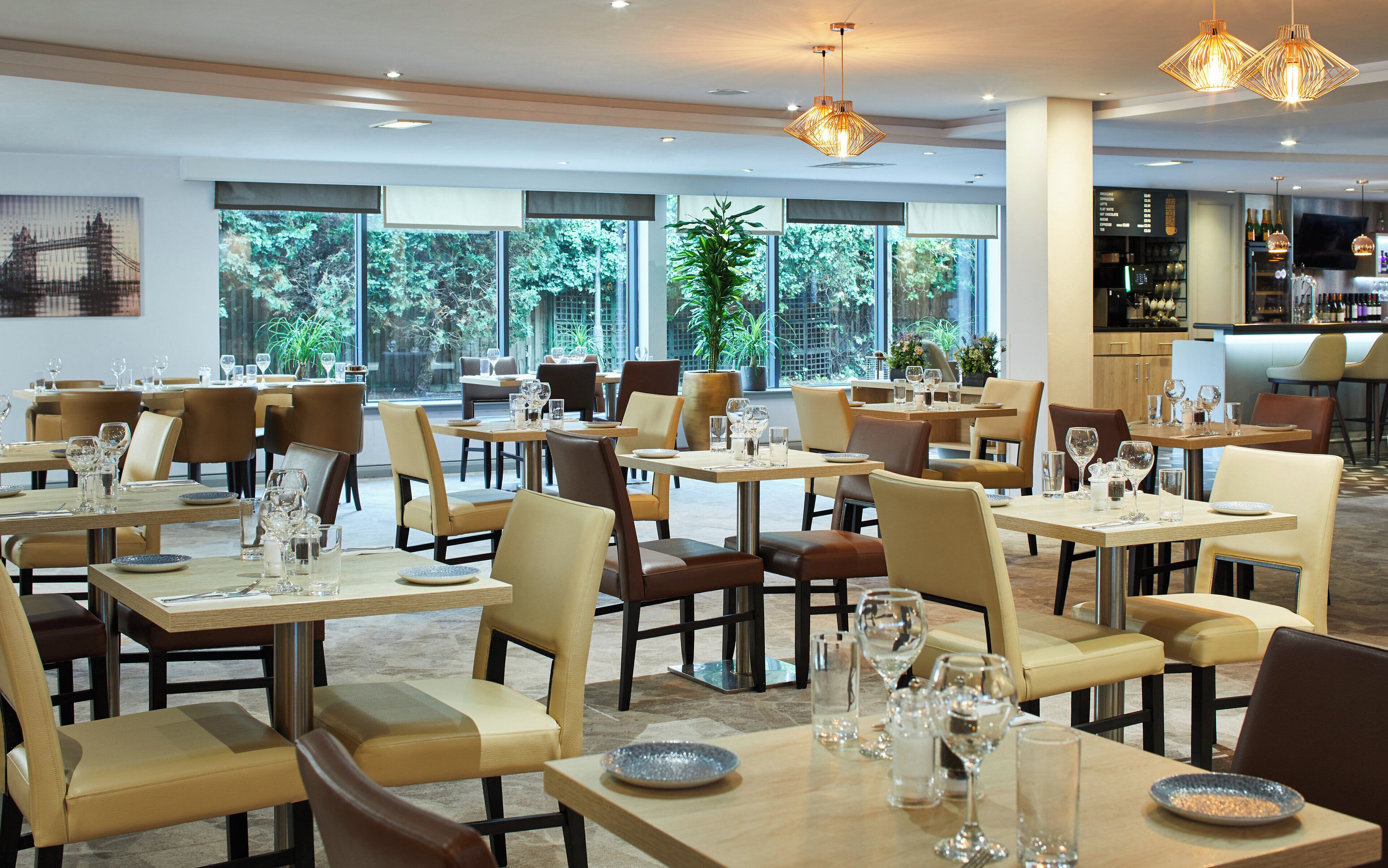 Foto - Leonardo London Heathrow Airport