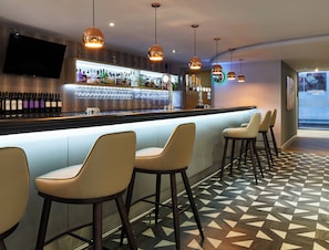 Bar (on property) - Leonardo London Heathrow Airport (West Drayton)