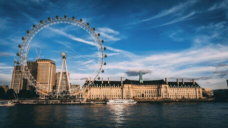Leonardo London Heathrow Airport - view 2