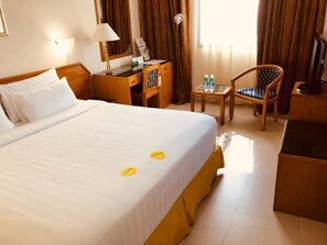 Hypo-allergenic bedding, Select Comfort beds, minibar, in-room safe - Hotel Al Madinah Holiday (Muscat)