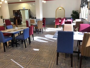 Frokostbuffé hver dag (OMR 3 per person)