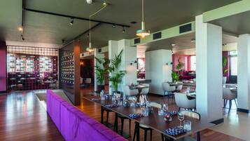 Daily buffet breakfast (EUR 21.50 per person)