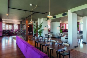 Desayuno buffet todos los días (con cargo)