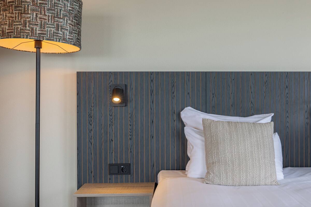 Wellness Suite, 1 Double Bed | เครื่องนอนระดับพรีเมียม, มินิบาร์, ตู้นิรภัยในห้องพัก, โต๊ะทำ งาน