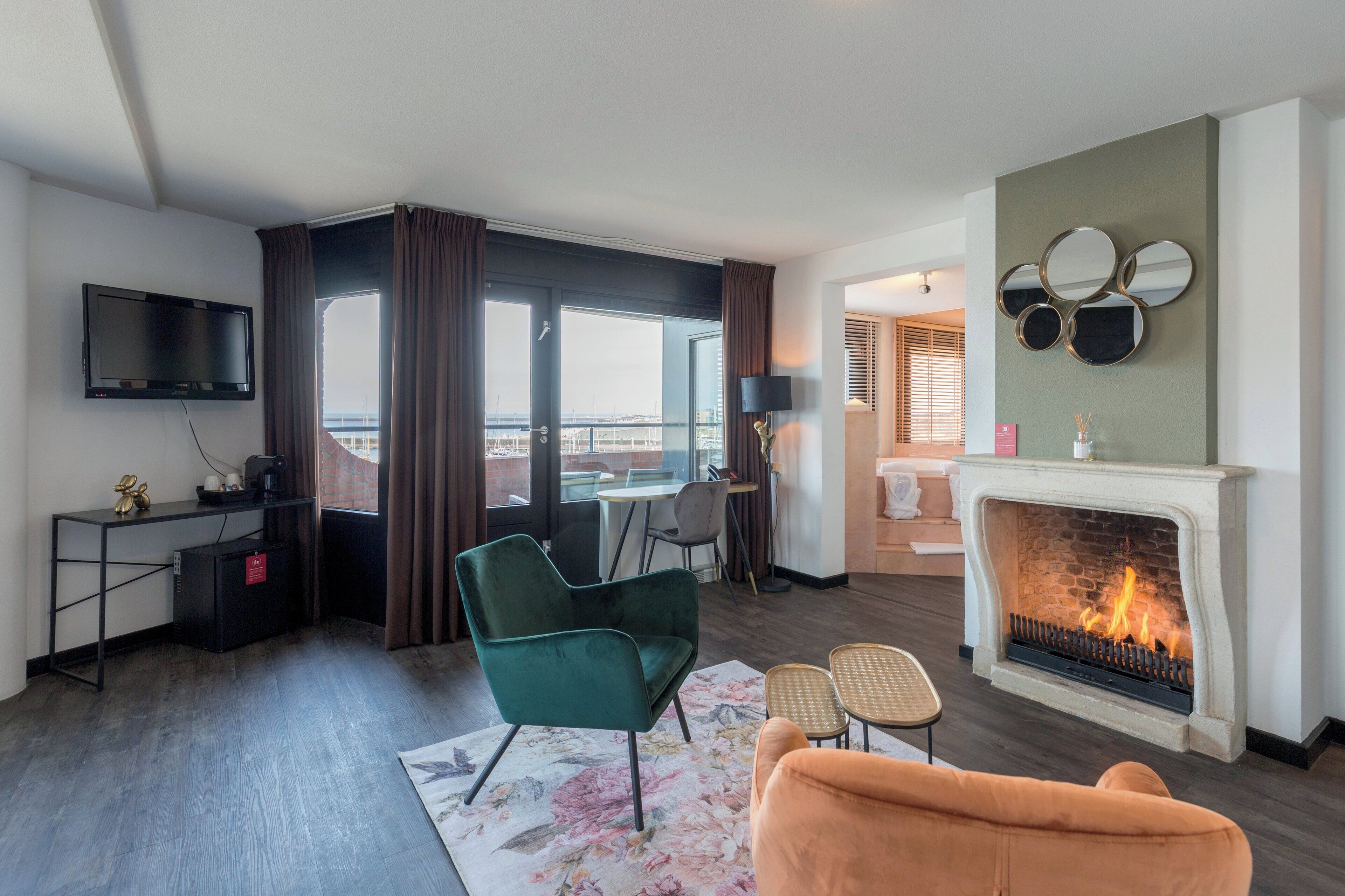 1 bedroom, minibar, in-room safe, desk