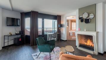 Minibar, safe på rommet, skrivebord og skrivebord for bærbar PC