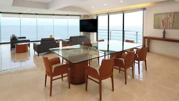 In-room safe, desk, iron/ironing board, free cots/infant beds