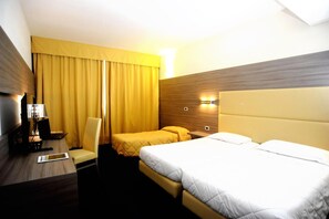 Down comforters, minibar, in-room safe, desk - Palace Inn (Fiano Romano)