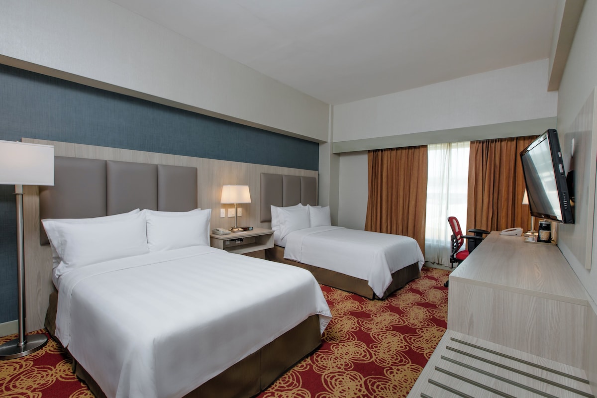Premium bedding, down comforters, in-room safe, desk