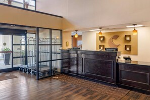 Lobby - Comfort Inn & Suites Lincoln I-20 (Lincoln)