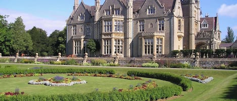 Hypoallergeen beddengoed, een kluis op de kamer, een bureau