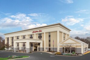 Exterior - Hampton Inn Groton (Groton)