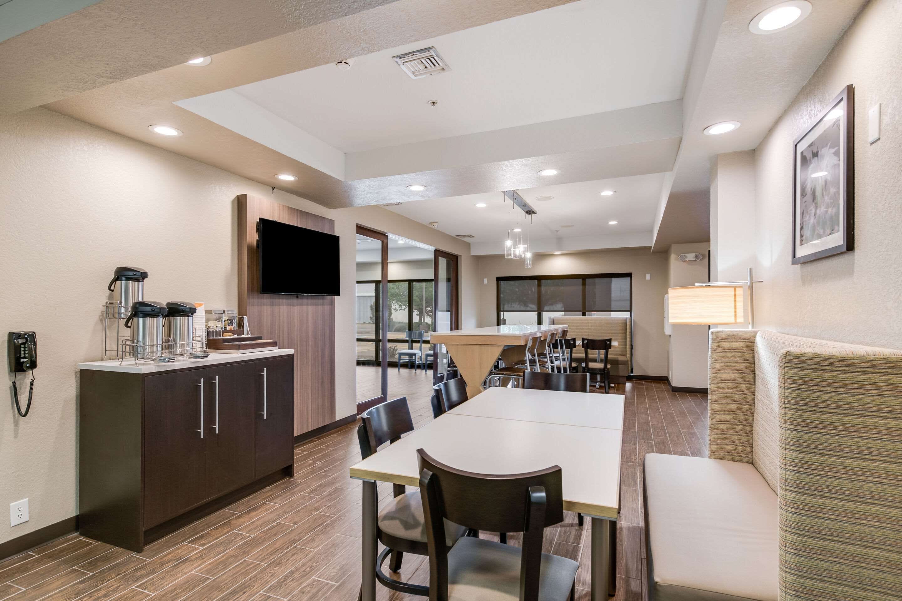 free daily continental breakfast