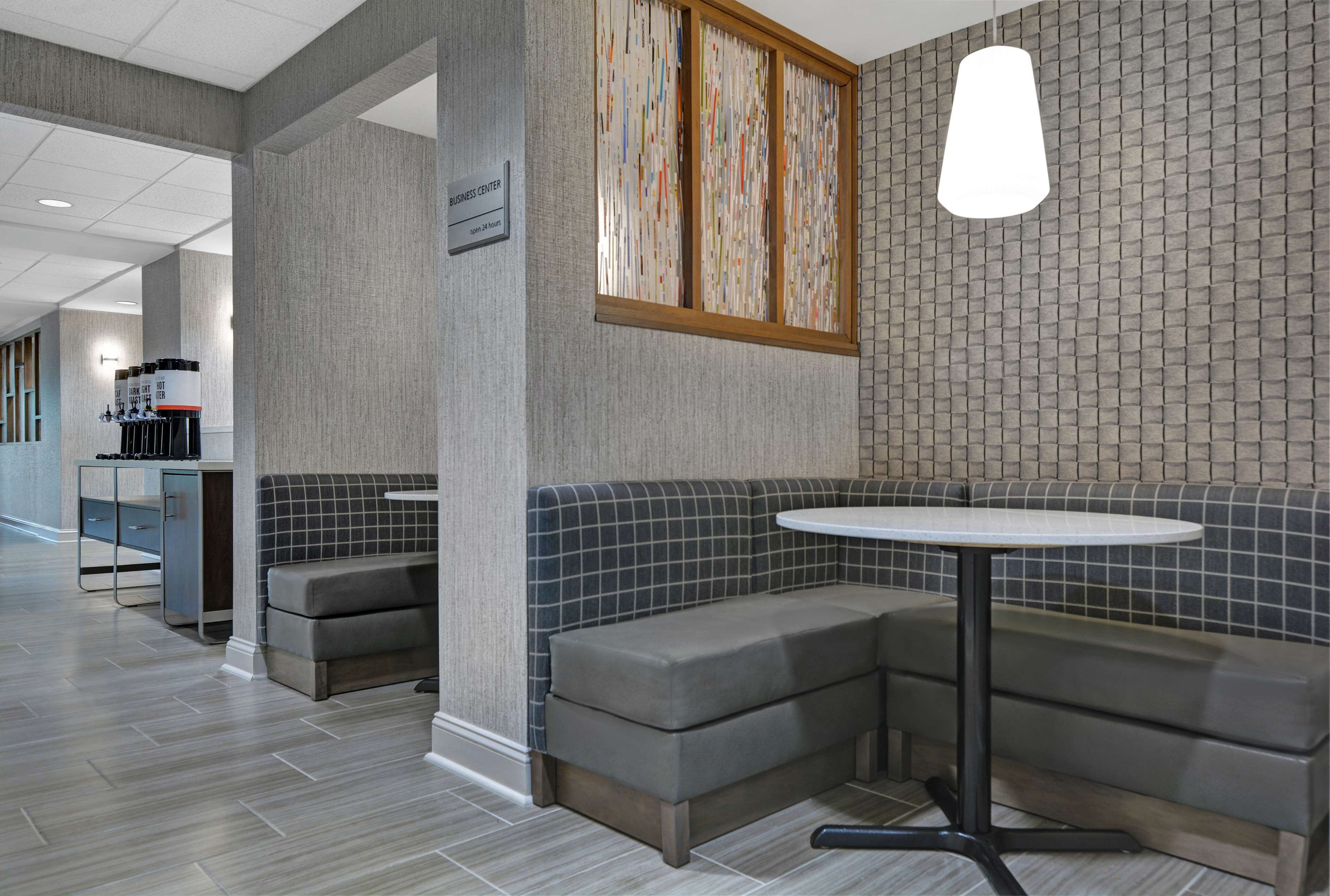 free daily breakfast