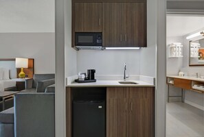 Room, 1 King Bed with Sofa bed | Minibar