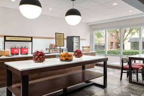 Free daily continental breakfast 