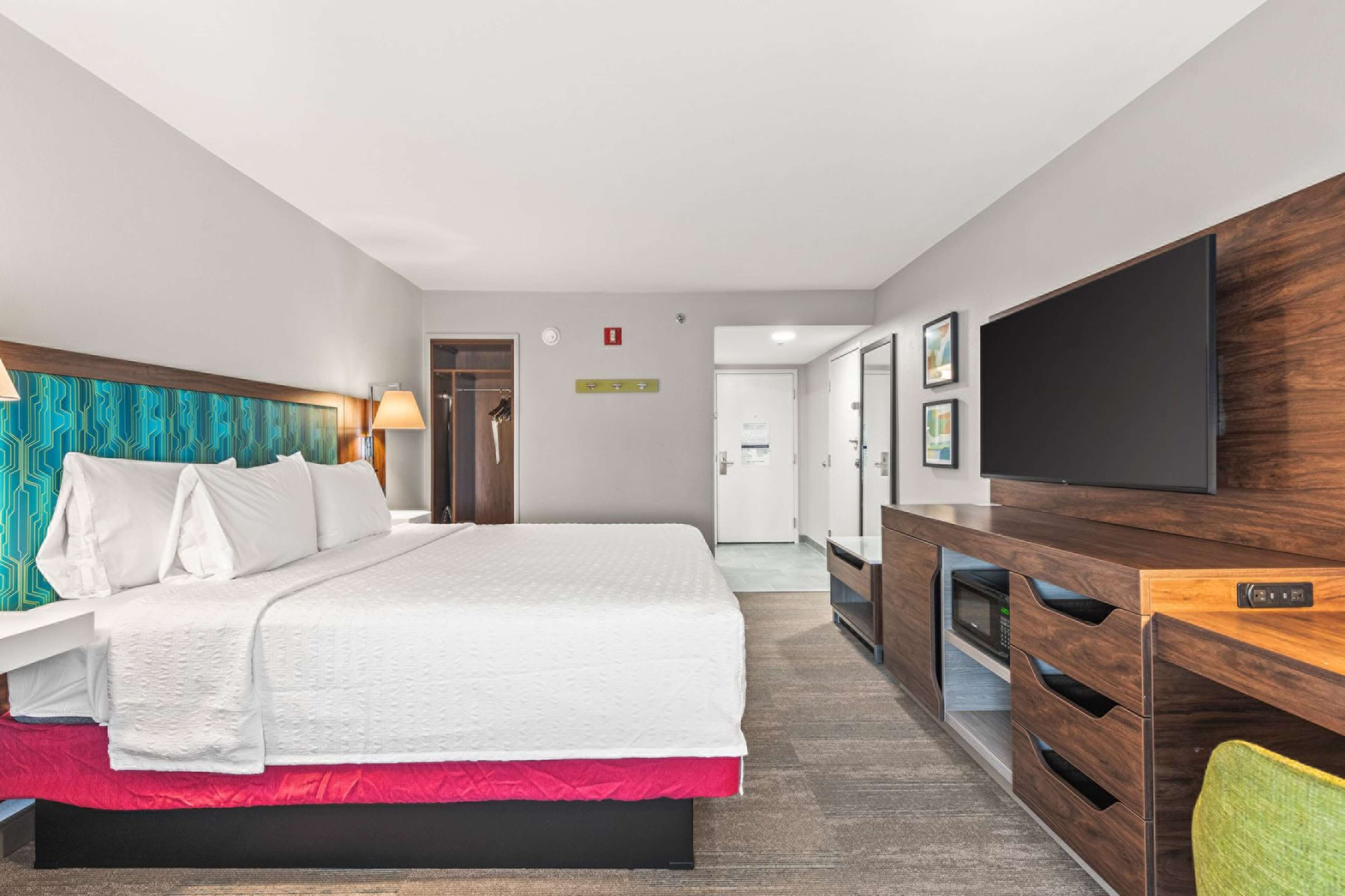 In-room safe, iron/ironing board, free WiFi, bed sheets