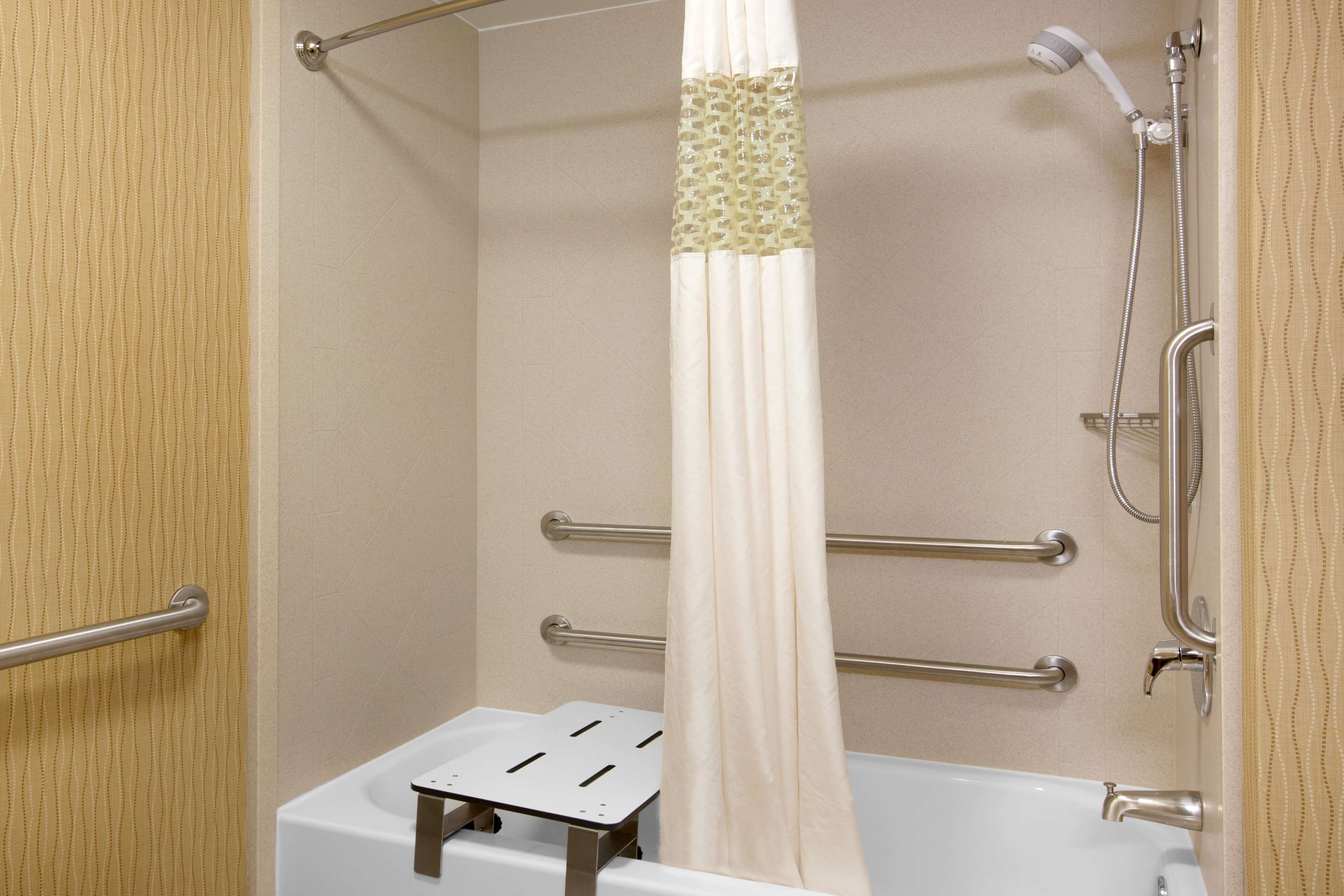 combined shower/bathtub, free toiletries, hair dryer, towels