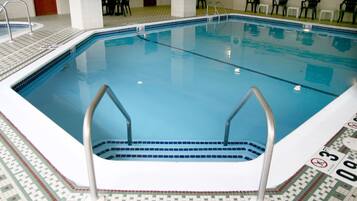 Kolam renang tertutup