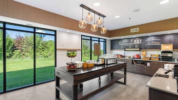 Ilmainen päivittäinen buffetaamiainen