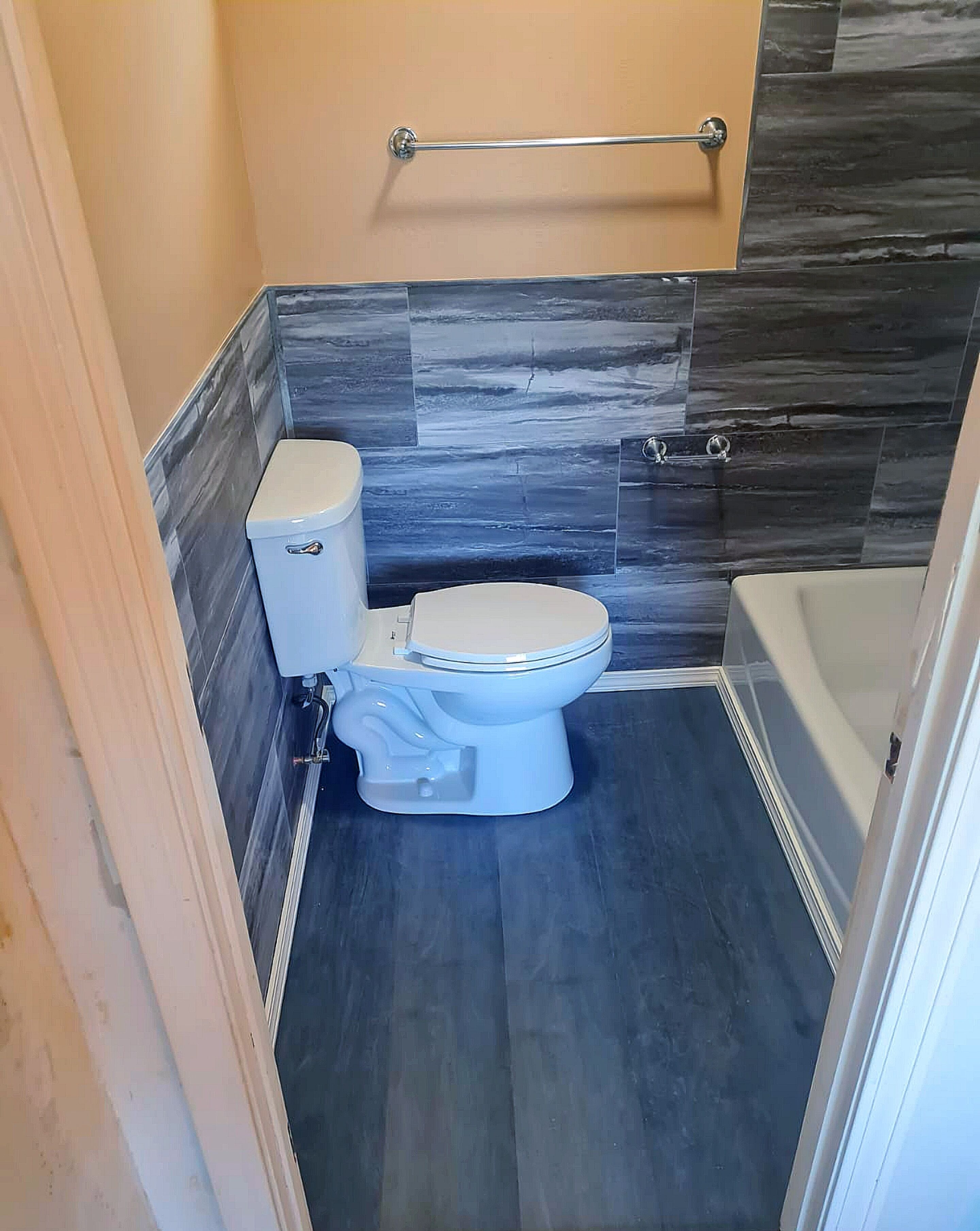 Tina con regadera, amenidades de baño gratuitas, secadora de cabello 