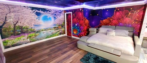 Escritorio, tabla de planchar con plancha, wifi gratis y ropa de cama