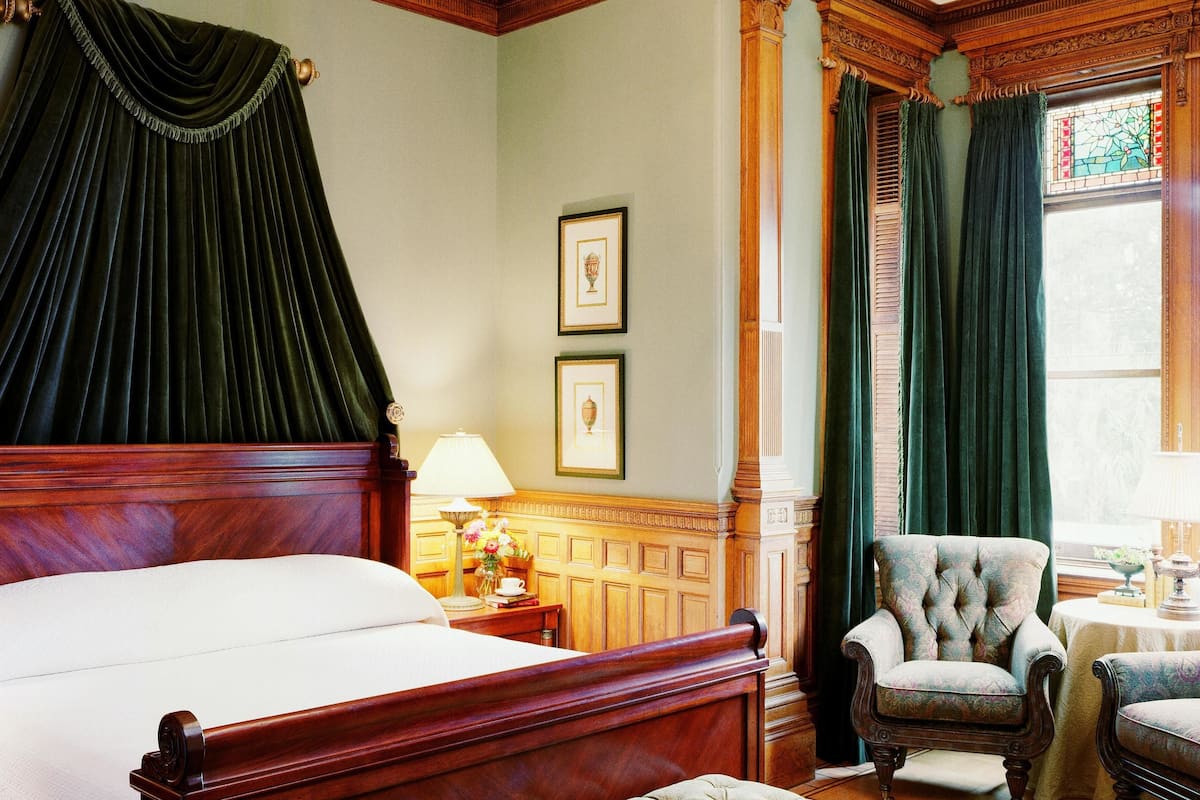 Deluxe Room, 1 King Bed