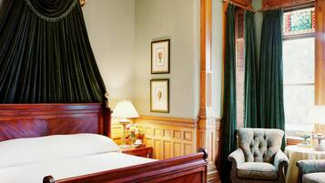 Deluxe Room, 1 King Bed | Premium bedding, in-room safe, individually decorated
