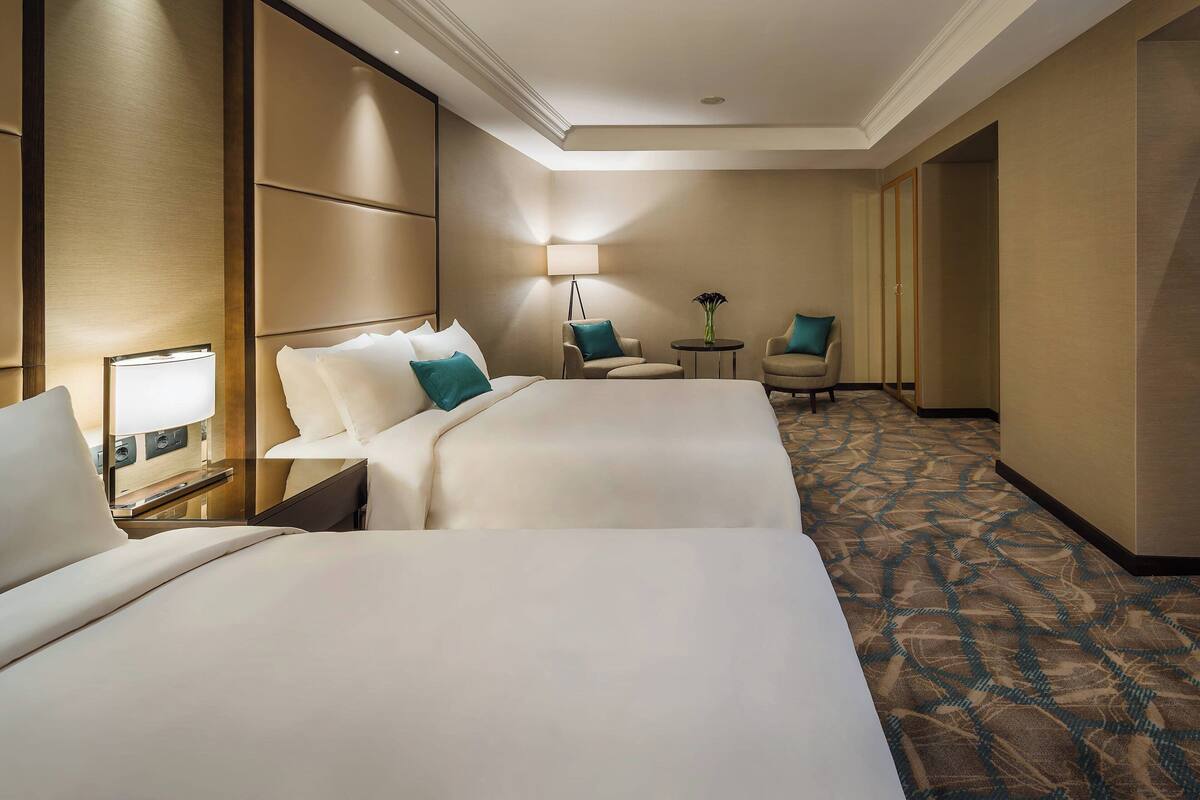 Hypo-allergenic bedding, down duvets, minibar, in-room safe
