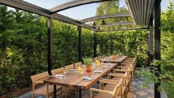 6 restaurants, spécialités Cuisine internationale