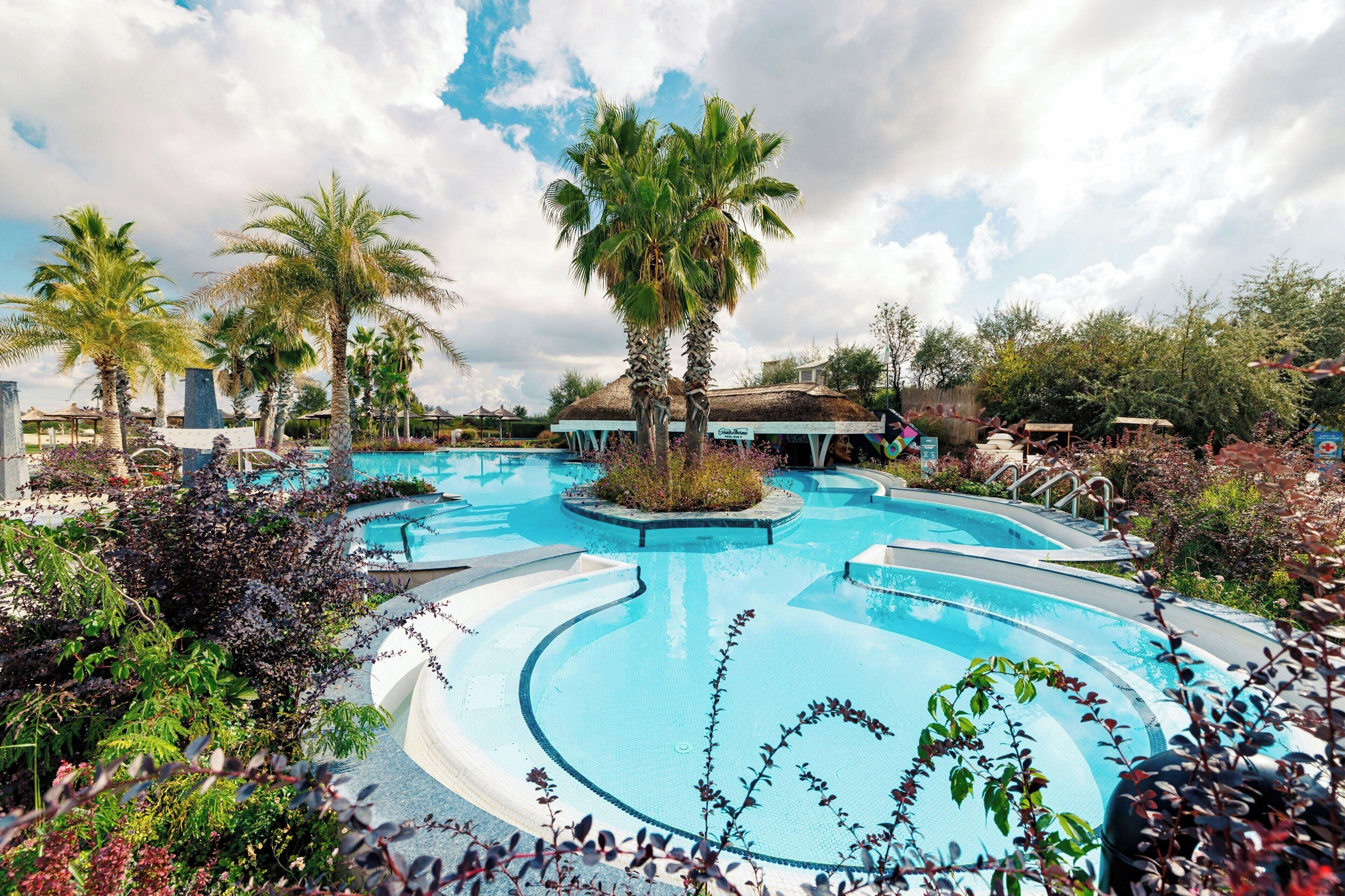 美體療程、芳療、臉部療程、美甲與護足、按摩服務