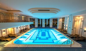 Indoor pool - JW Marriott Bucharest Grand Hotel (Bucharest)