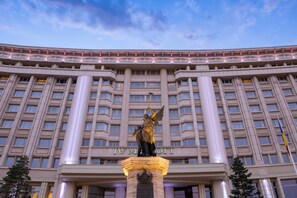 Exterior - JW Marriott Bucharest Grand Hotel (Bucharest)