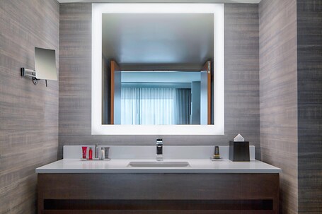 Marriott Indianapolis Downtown - Image 8