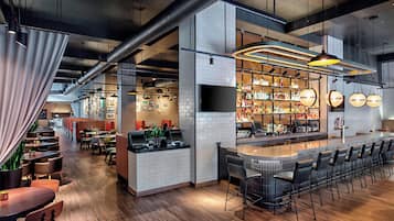 2 bares o lounges, lounge en el lobby