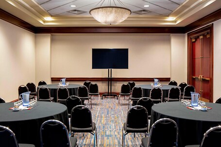 Marriott Indianapolis Downtown - Image 98