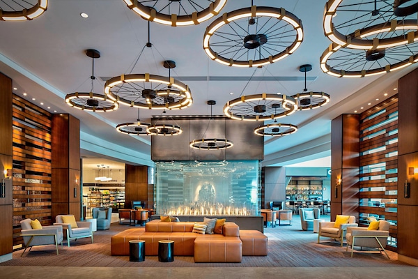 2 bars/lounges, lobby lounge