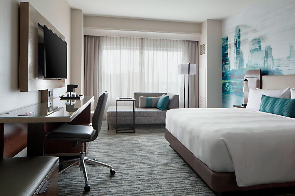 Premium bedding, in-room safe, desk, laptop workspace