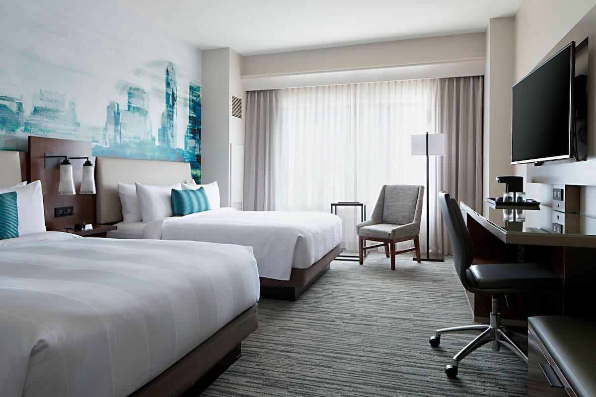 Premium bedding, in-room safe, desk, laptop workspace
